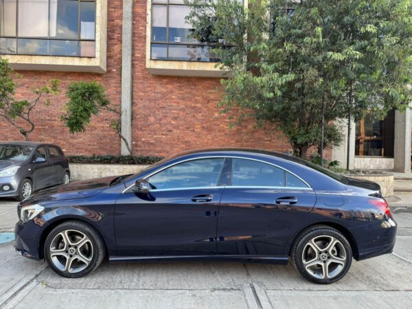 MERCEDES BENZ CLA 180 - Image 4