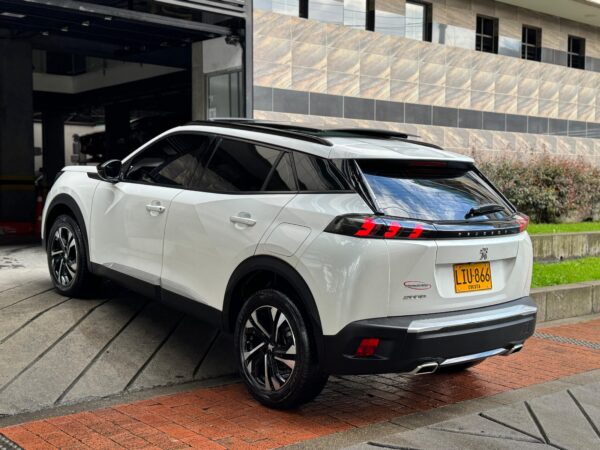 PEUGEOT 2008 - Image 4