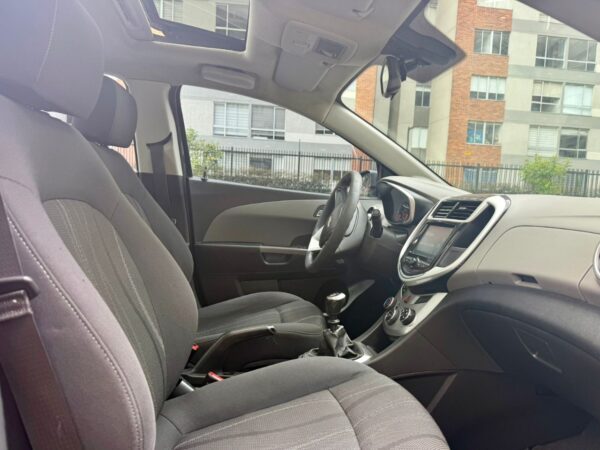 CHEVROLET SONIC LT - Image 9