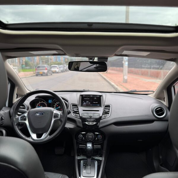 FORD DIESTA TITANIUM - Image 11