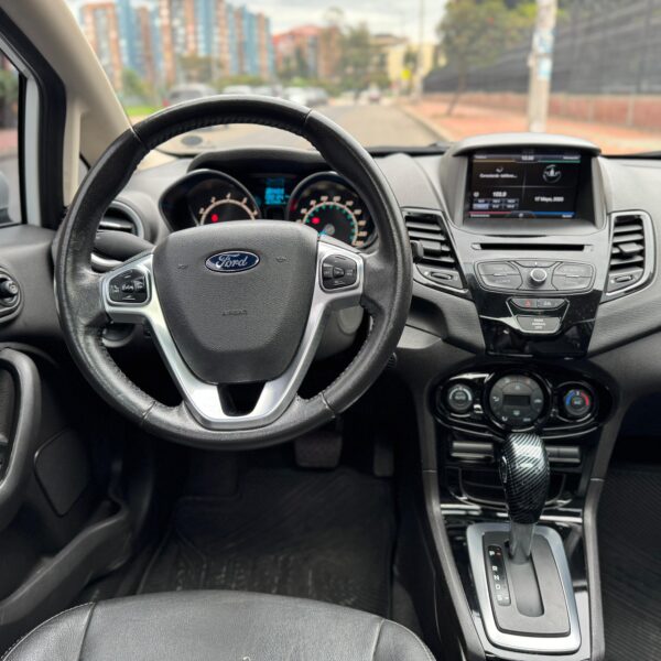 FORD DIESTA TITANIUM - Image 9