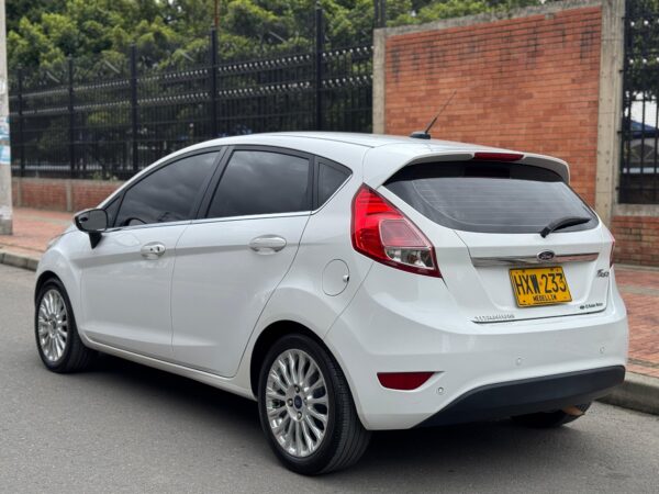 FORD DIESTA TITANIUM - Image 4
