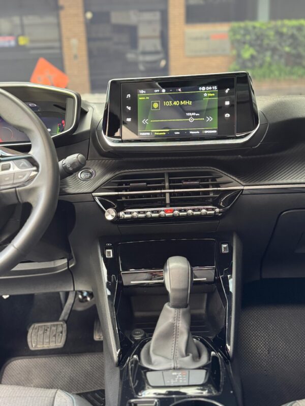 PEUGEOT 2008 - Image 7