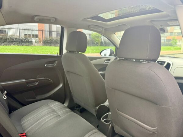 CHEVROLET SONIC LT - Image 8
