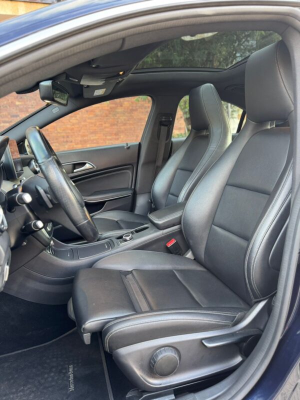 MERCEDES BENZ CLA 180 - Image 11