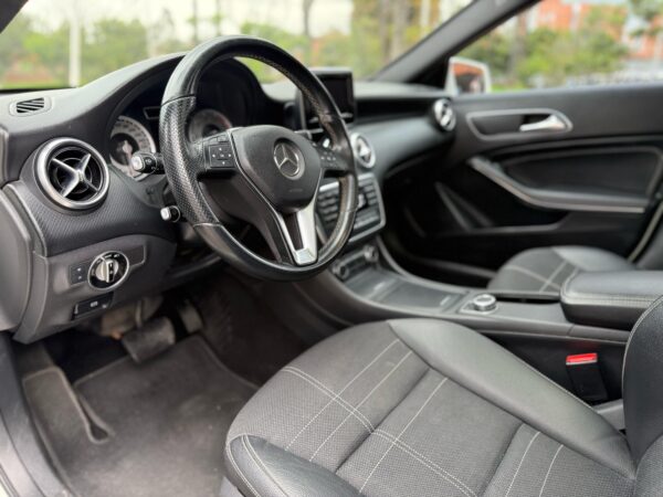 MERCEDES BENZ A200 - Image 11