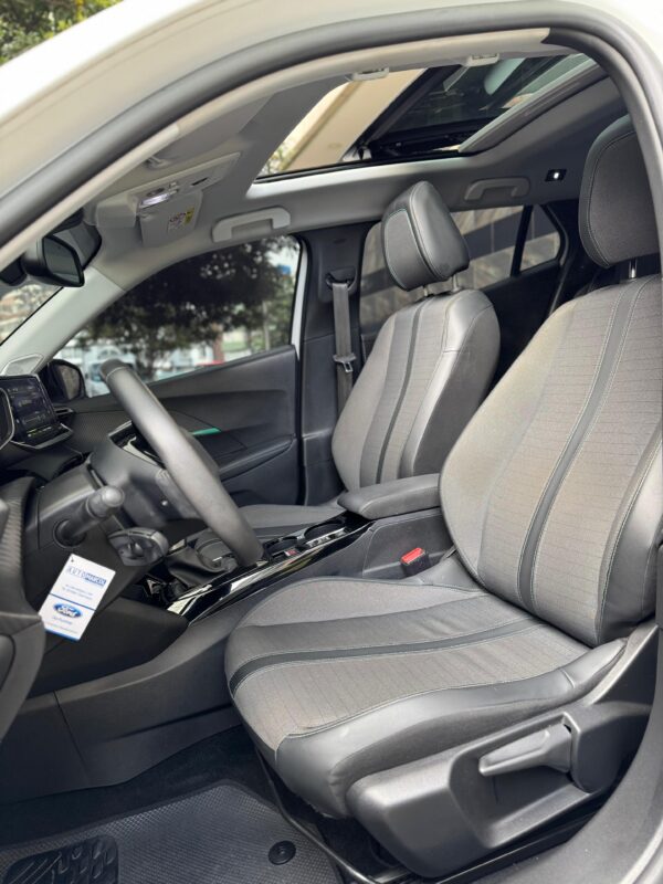 PEUGEOT 2008 - Image 13