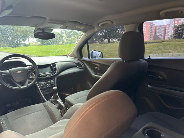 CHEVROLTE TRACKER LS - Image 11
