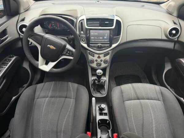 CHEVROLET SONIC LT - Image 11