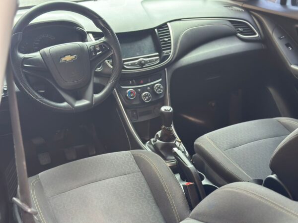 CHEVROLTE TRACKER LS - Image 12