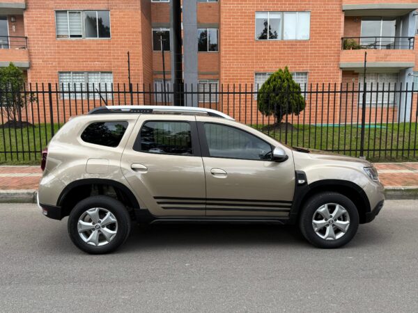 RENAULT DUSTER - Image 8