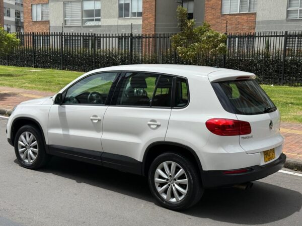 VOLKSWAGEN TIGUAN - Image 6