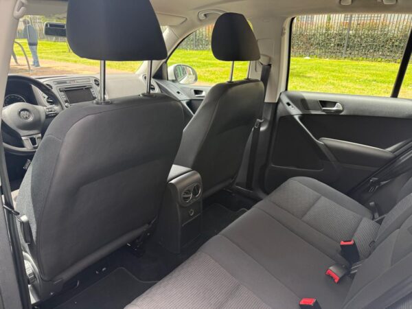 VOLKSWAGEN TIGUAN - Image 10