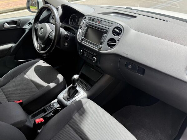 VOLKSWAGEN TIGUAN - Image 9