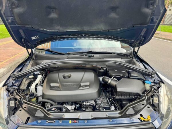 VOLVO XC60 T5 - Image 11