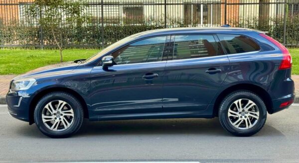VOLVO XC60 T5 - Image 4