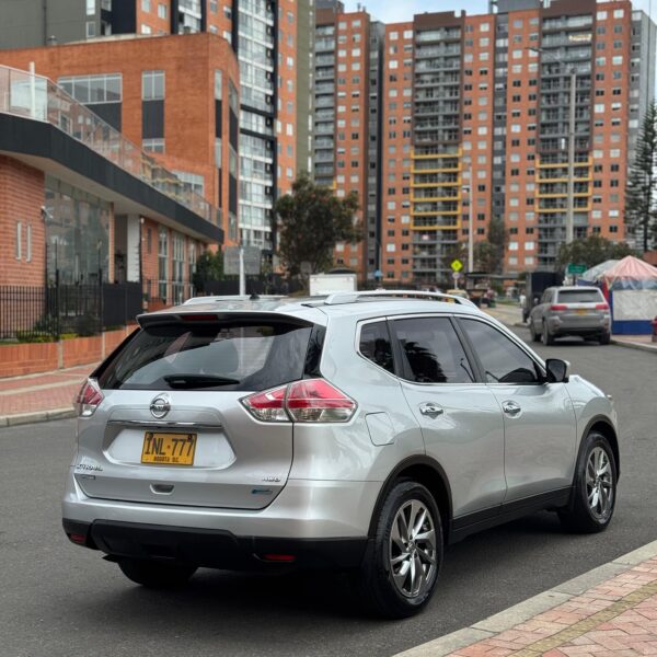 NISSAN XTRAIL EXCLUSIVE - Image 8