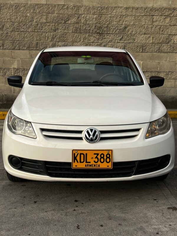 VOLKSWAGEN GOL SEDAN - Image 2
