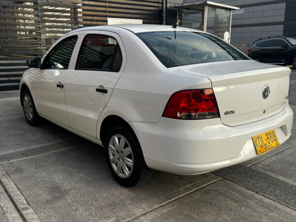 VOLKSWAGEN GOL SEDAN - Image 3