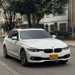BMW 330i LUXURY